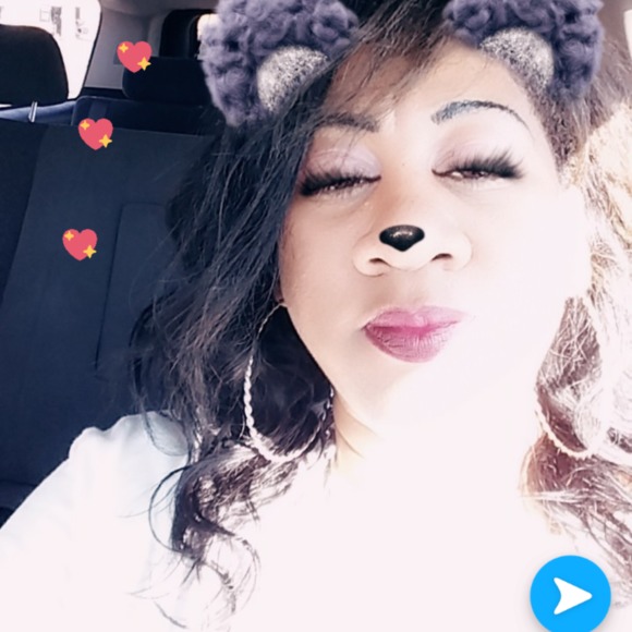 Meet your Posher, Tracy - Picture 1 of 1